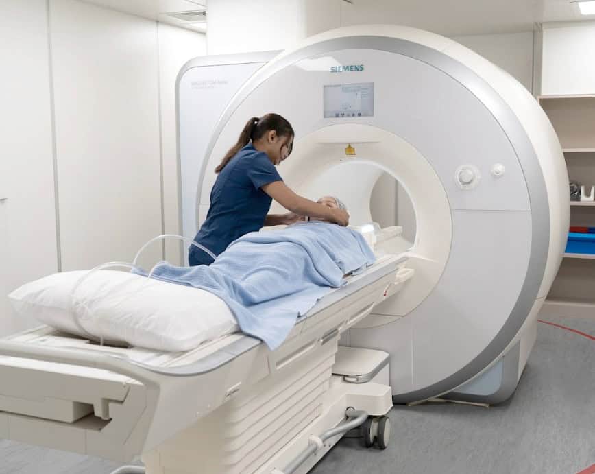 Magnetic resonance imaging (MRI)